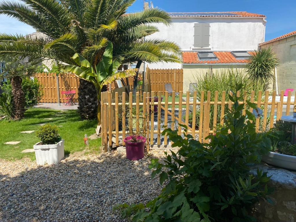 Le Pressoir - Gites Et Meubles De Tourisme - 2 Etoiles Dolus d'Oléron Exterior foto